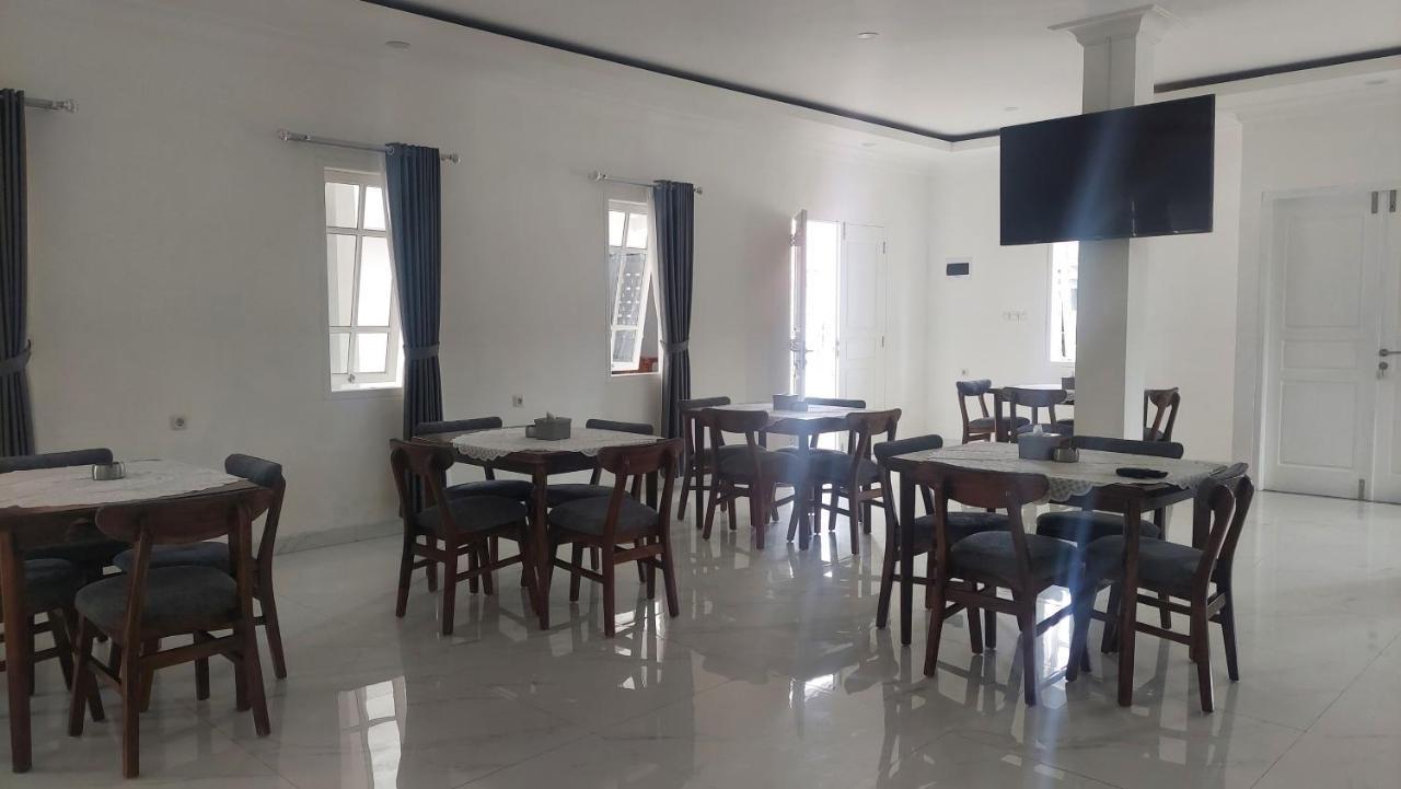 Hotel Wisma Mangurna Dolok Sanggul Екстериор снимка